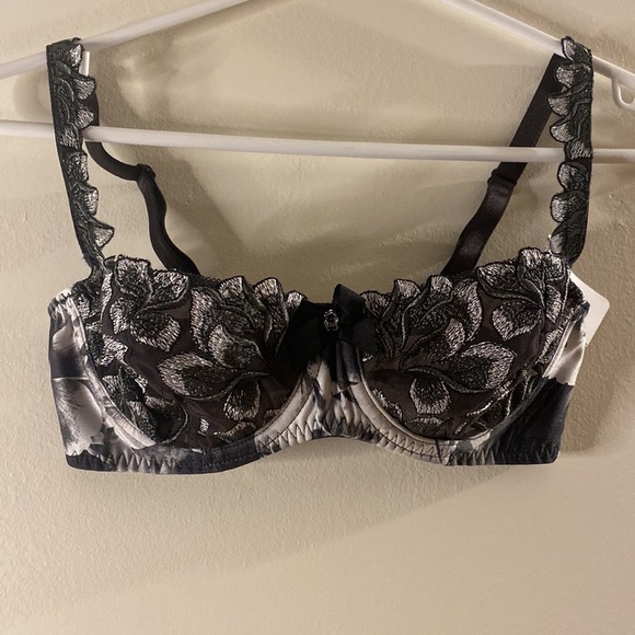 Secret D’Eva Mapple Flower  - Balconette Underwire Bra Black White Lace Cups 30D - Picture 3 of 11